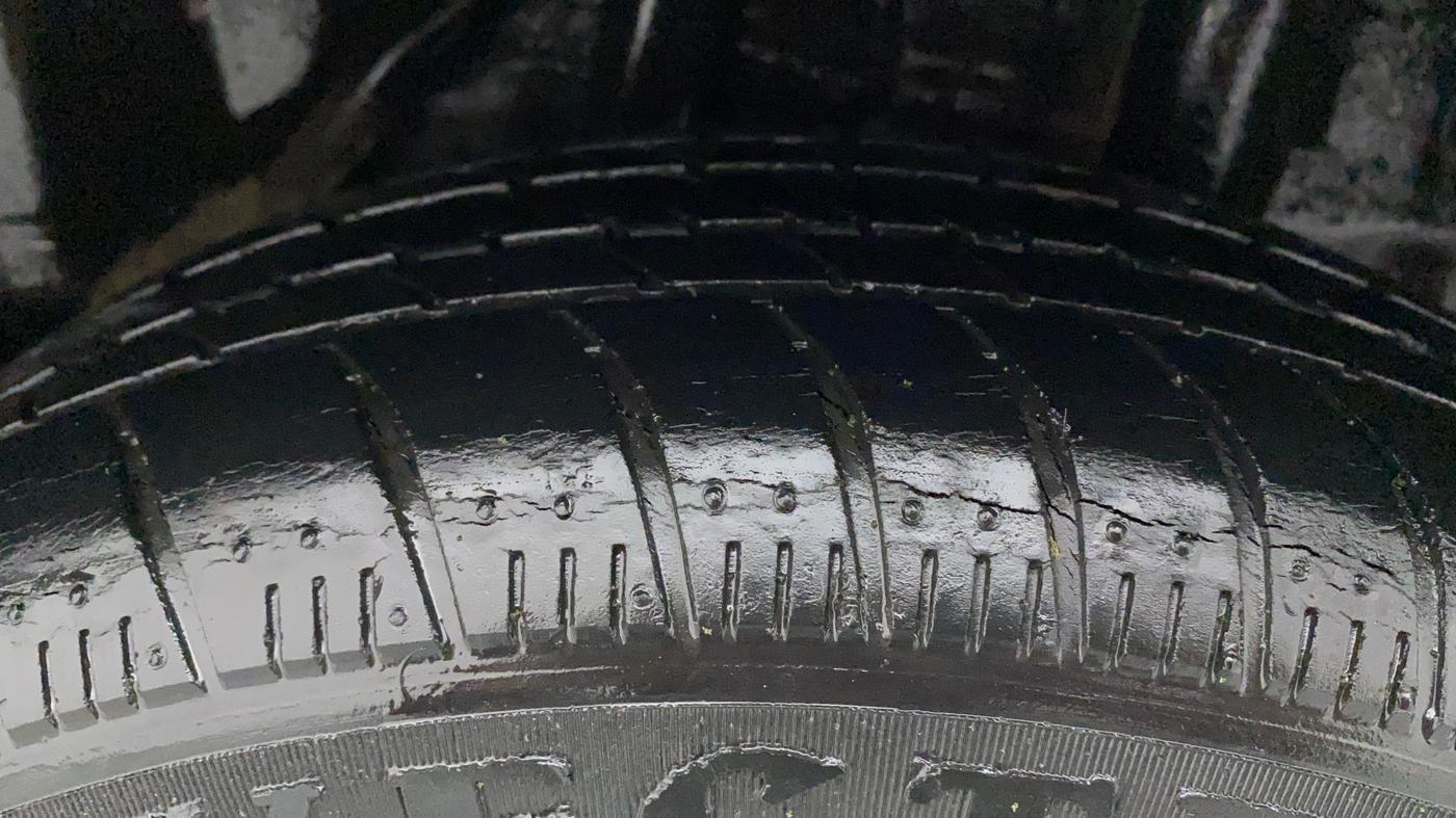 2015 Honda Brio S MT, Petrol, Manual, 23,992 km, Left Rear Tyre Tread