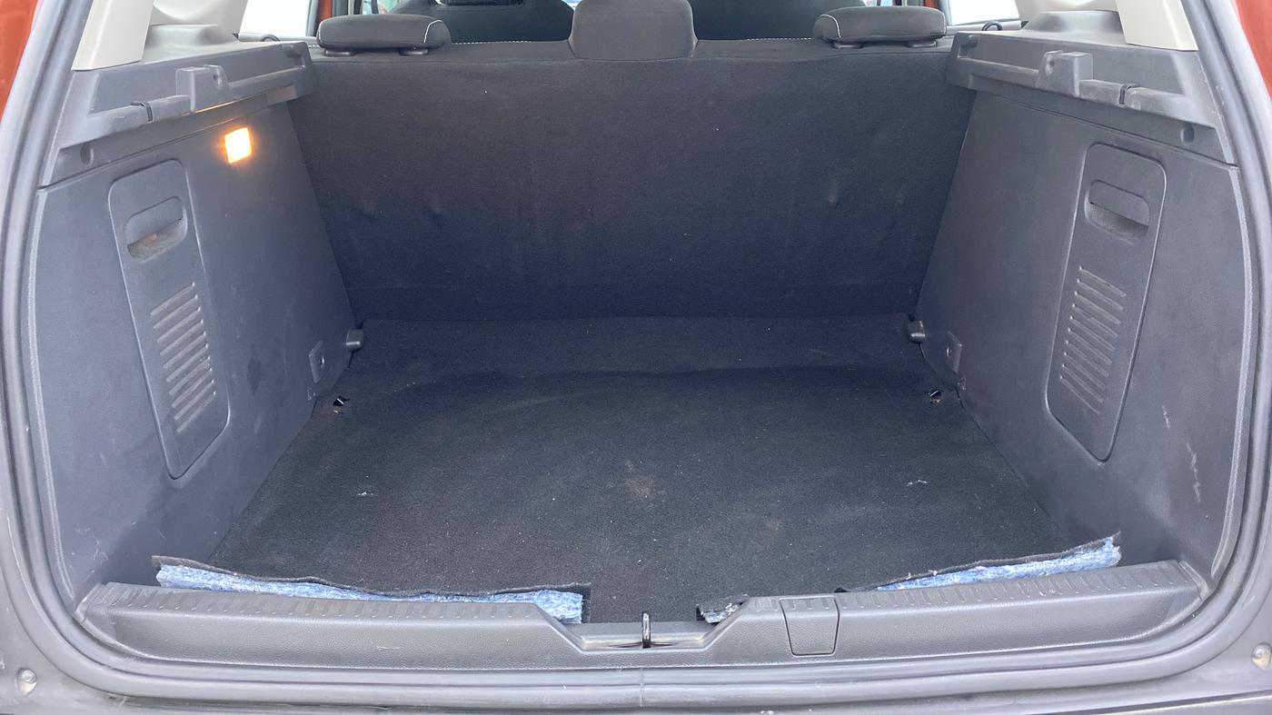 2018 Renault Captur RXE PETROL MT, Petrol, Manual, 6,607 km, Boot Inside