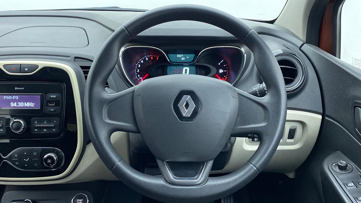 2018 Renault Captur RXE PETROL MT, Petrol, Manual, 6,607 km, Steering Wheel Close Up