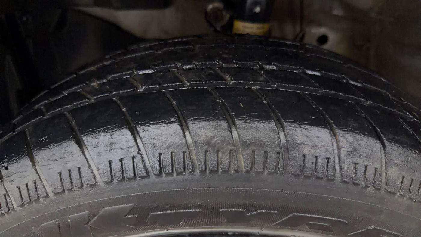 2022 Honda Amaze 1.2L I-VTEC S, CNG, Manual, 44,301 km, Left Front Tyre Tread