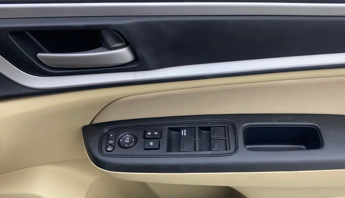 2023 Honda Amaze 1.2L I-VTEC VX CVT, Petrol, Automatic, 23,392 km, Driver Side Door Panels Control