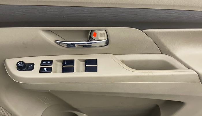 2021 Maruti Ertiga VXI AT SHVS, Petrol, Automatic, 91,864 km, Driver Side Door Panels Control