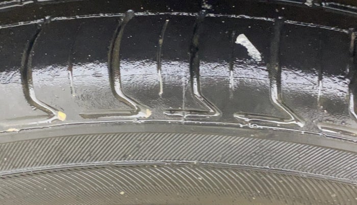 2017 Hyundai Elite i20 ASTA 1.2 (O), Petrol, Manual, 1,31,456 km, Right Rear Tyre Tread