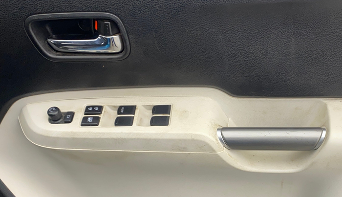 2021 Maruti IGNIS ZETA 1.2, Petrol, Manual, 1,12,107 km, Driver Side Door Panels Control