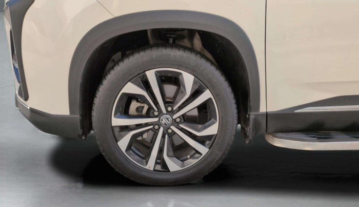 2023 MG HECTOR SHARP PRO 1.5 PETROL TURBO CVT PETROL, Petrol, Automatic, 15,809 km, Left Front Wheel