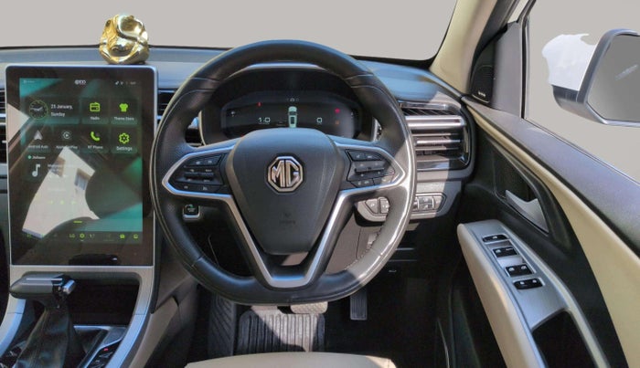 2023 MG HECTOR SHARP PRO 1.5 PETROL TURBO CVT PETROL, Petrol, Automatic, 15,809 km, Steering Wheel Close Up