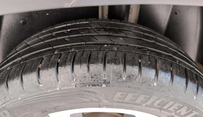 2023 MG HECTOR SHARP PRO 1.5 PETROL TURBO CVT PETROL, Petrol, Automatic, 15,809 km, Left Front Tyre Tread