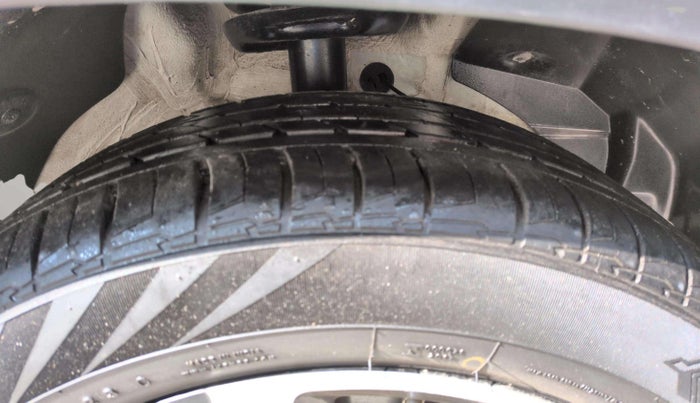 2023 MG HECTOR SHARP PRO 1.5 PETROL TURBO CVT PETROL, Petrol, Automatic, 15,809 km, Right Front Tyre Tread