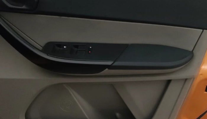 2018 Tata Tiago XT PETROL, Petrol, Manual, 54,381 km, Driver Side Door Panels Control