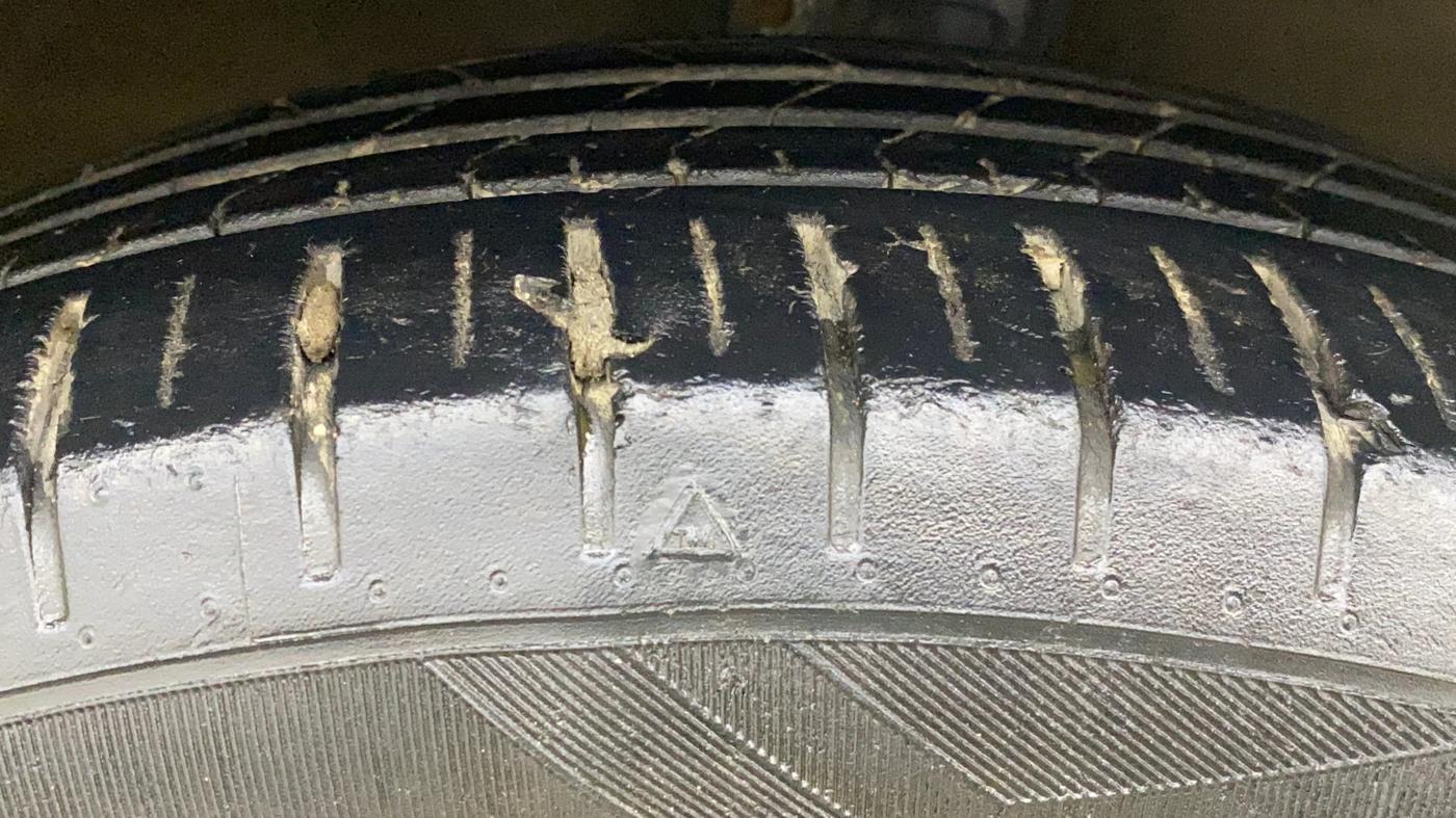 2019 Maruti Ciaz ALPHA  AT 1.5 SHVS PETROL, Petrol, Automatic, 69,728 km, Right Front Tyre Tread