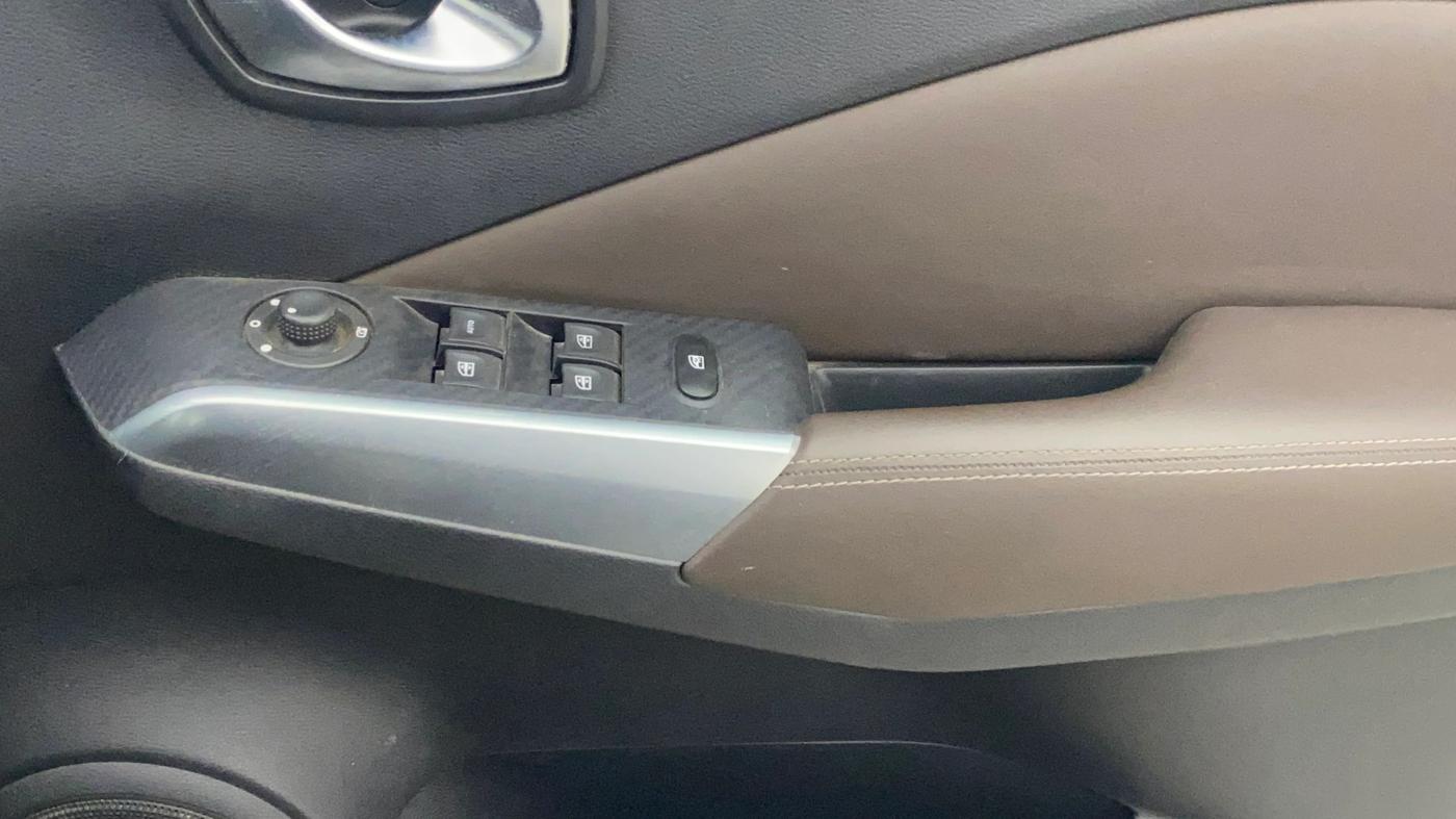 2019 Nissan Kicks XV PREMIUM O DUAL TONE DIESEL, Diesel, Manual, 45,593 km, Driver Side Door Panels Control
