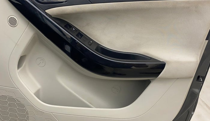 2020 Tata NEXON XZA PLUS DIESEL, Diesel, Automatic, 1,29,002 km, Driver Side Door Panels Control