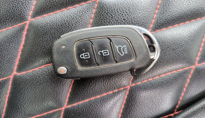 2022 Hyundai NEW I20 SPORTZ 1.2 MT, Petrol, Manual, 51,522 km, Key Close Up