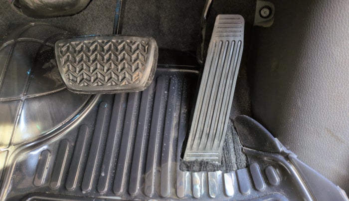 2023 Toyota Camry HYBRID, Hybrid, Automatic, 15,756 km, Pedals