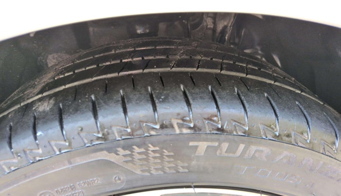 2023 Toyota Camry HYBRID, Hybrid, Automatic, 15,756 km, Right Rear Tyre Tread