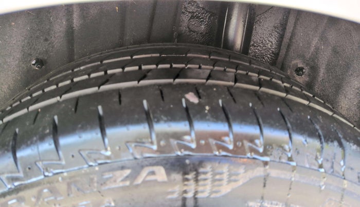 2023 Toyota Camry HYBRID, Hybrid, Automatic, 15,756 km, Left Front Tyre Tread