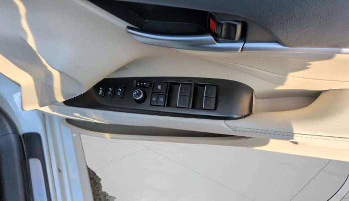 2023 Toyota Camry HYBRID, Hybrid, Automatic, 15,756 km, Driver Side Door Panels Control