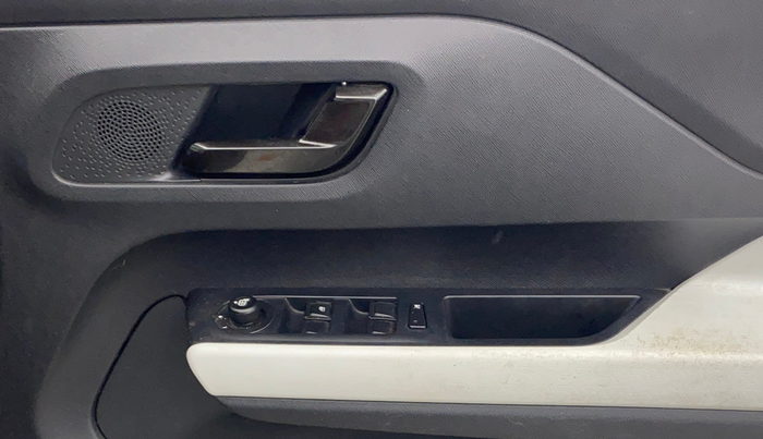 2024 Tata PUNCH ACCOMPLISHED DAZZLE SUNROOF CNG MT, CNG, Manual, 39,533 km, Driver Side Door Panels Control