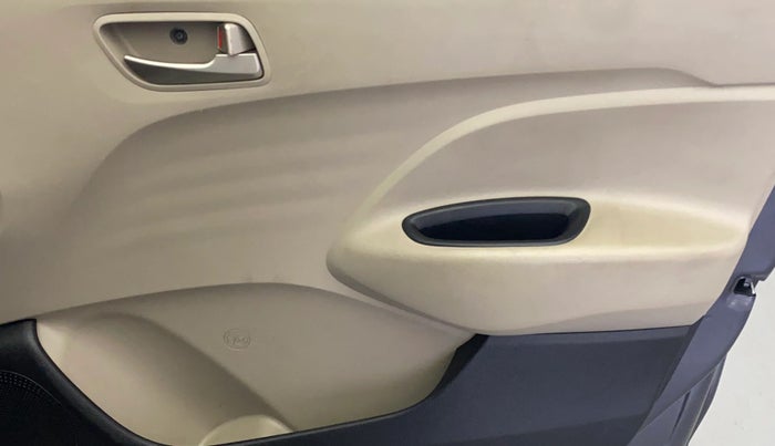 2018 Hyundai NEW SANTRO SPORTZ MT, Petrol, Manual, 94,399 km, Driver Side Door Panels Control