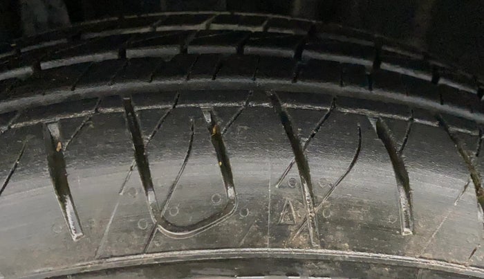 2021 Nissan MAGNITE XV MT, Petrol, Manual, 57,284 km, Right Front Tyre Tread