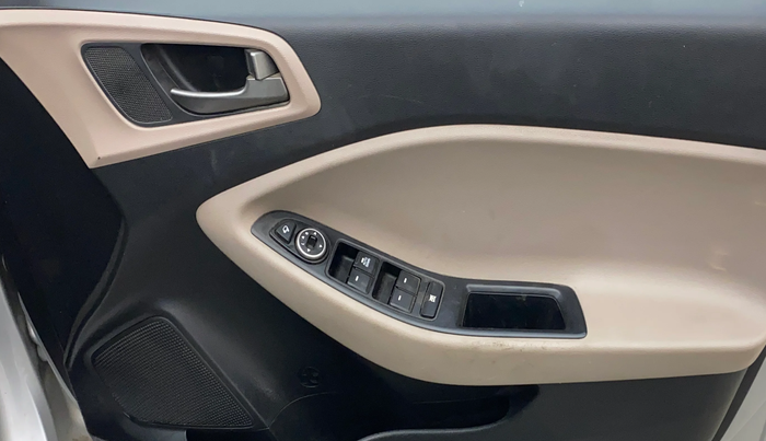 2017 Hyundai Elite i20 ASTA 1.4 CRDI, Diesel, Manual, 68,595 km, Driver Side Door Panels Control