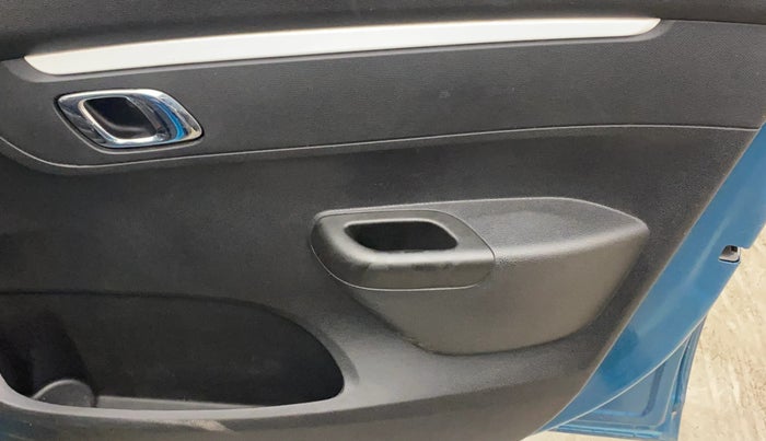 2022 Renault Kwid CLIMBER AMT 1.0, Petrol, Automatic, 45,071 km, Driver Side Door Panels Control