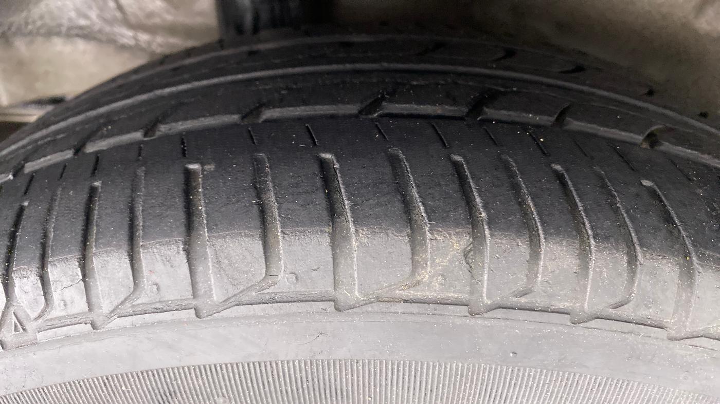 2017 Honda City V MT PETROL, Petrol, Manual, 28,385 km, Right Rear Tyre Tread