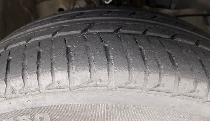 2017 Honda City V MT PETROL, Petrol, Manual, 28,385 km, Right Front Tyre Tread