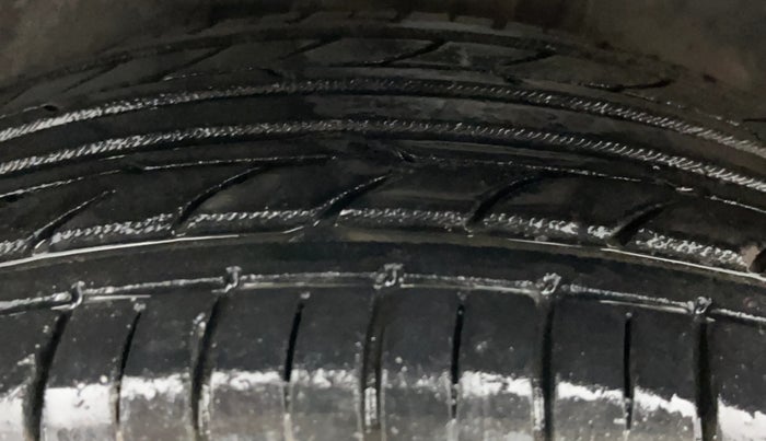 2012 Hyundai i20 MAGNA (O) 1.2, Petrol, Manual, 67,286 km, Left Front Tyre Tread