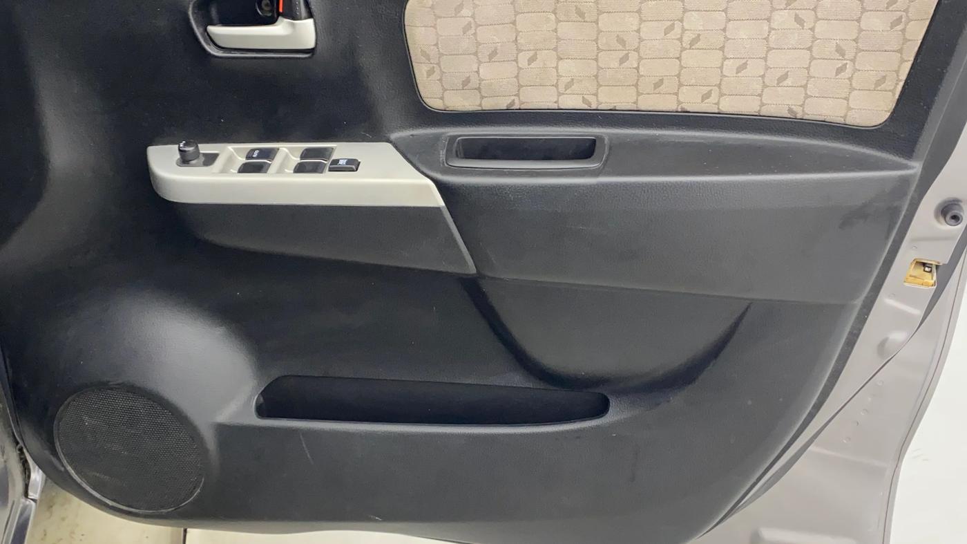 2014 Maruti Wagon R 1.0 VXI, Petrol, Manual, 88,365 km, Driver Side Door Panels Control