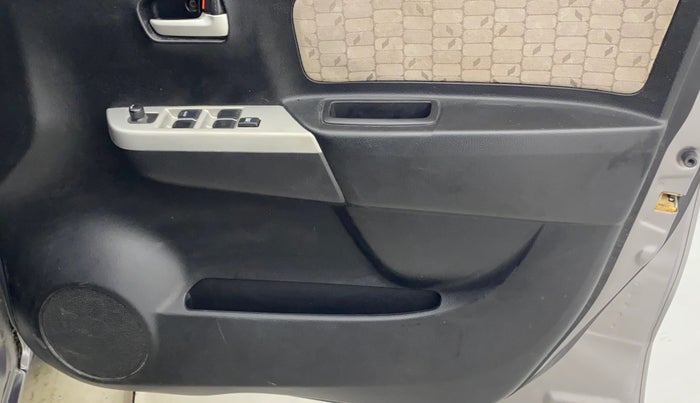 2014 Maruti Wagon R 1.0 VXI, Petrol, Manual, 88,365 km, Driver Side Door Panels Control