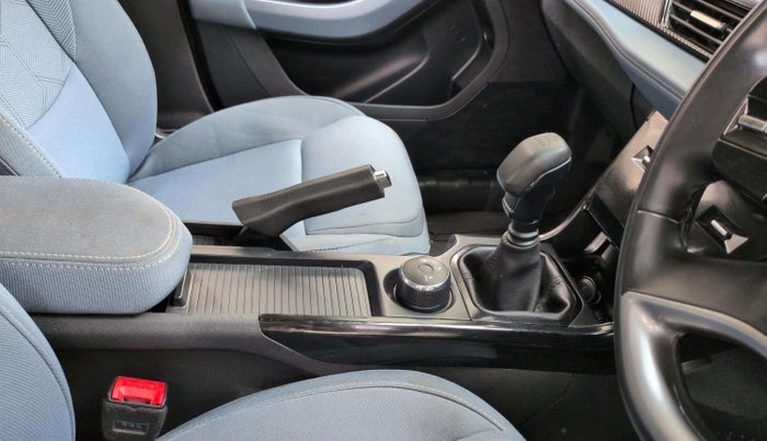 2024 Tata Curvv Creative Plus S 1.2 Petrol 6MT, Petrol, Manual, 14,132 km, Gear Lever