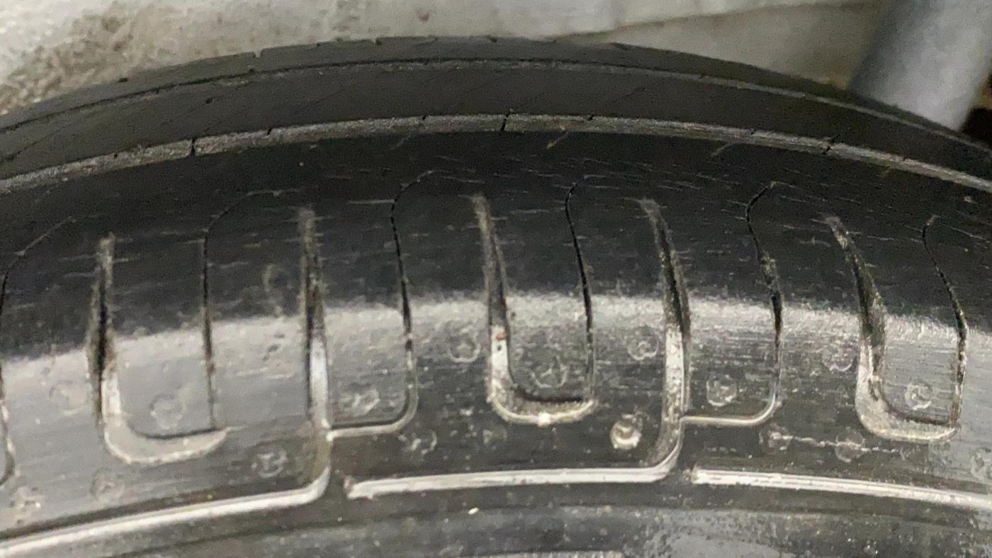 2013 Maruti Wagon R 1.0 LXI CNG, CNG, Manual, 74,541 km, Left Rear Tyre Tread