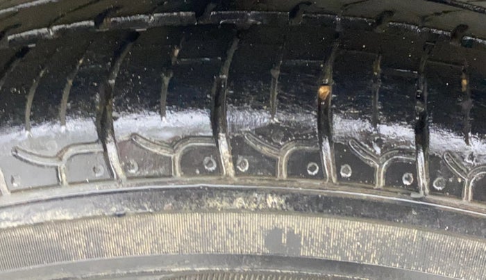 2017 Maruti Celerio ZXI AMT, Petrol, Automatic, 1,06,997 km, Right Rear Tyre Tread