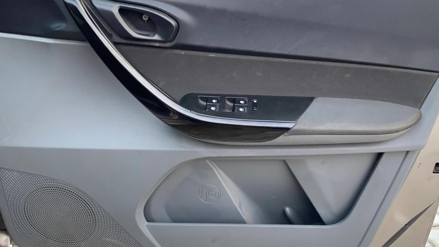 2019 Tata TIGOR XZ PETROL, CNG, Manual, 82,763 km, Driver Side Door Panels Control