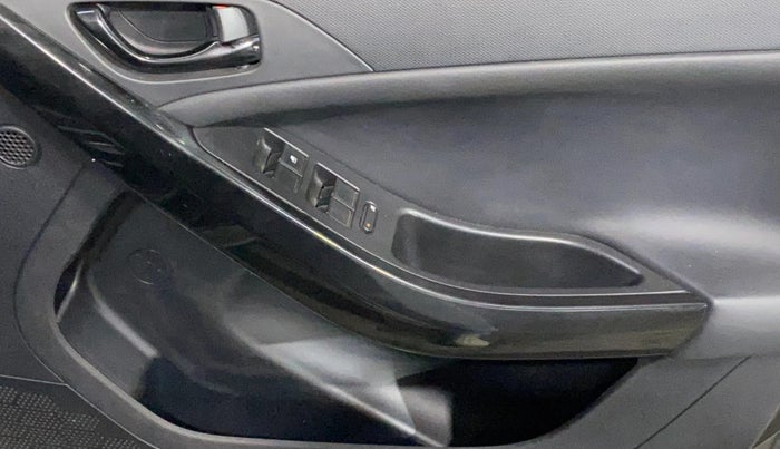 2024 Tata NEXON Fearless Plus S 1.2 Revotron 7DCA Dark Edition, Petrol, Automatic, 7,773 km, Driver Side Door Panels Control