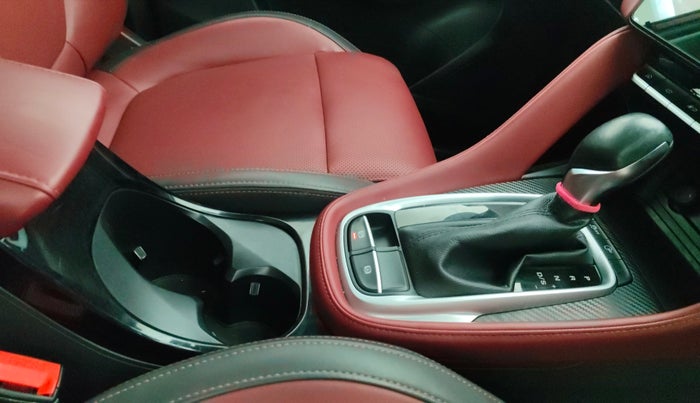 2022 MG ASTOR SAVVY 1.5 CVT S RED, Petrol, Automatic, 7,263 km, Gear Lever