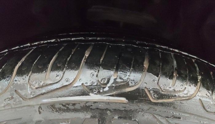 2022 MG ASTOR SAVVY 1.5 CVT S RED, Petrol, Automatic, 7,263 km, Left Front Tyre Tread