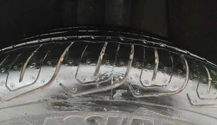 2022 MG ASTOR SAVVY 1.5 CVT S RED, Petrol, Automatic, 7,263 km, Left Rear Tyre Tread