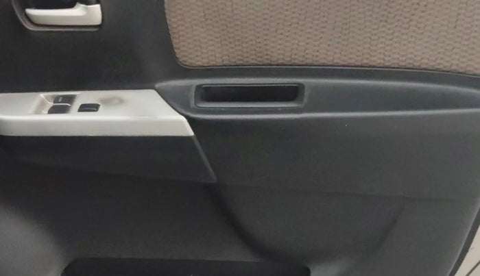 2013 Maruti Wagon R 1.0 LXI, Petrol, Manual, 37,495 km, Driver Side Door Panels Control