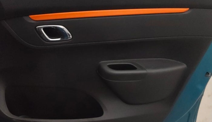 2019 Renault Kwid CLIMBER 1.0 (O), Petrol, Manual, 60,949 km, Driver Side Door Panels Control