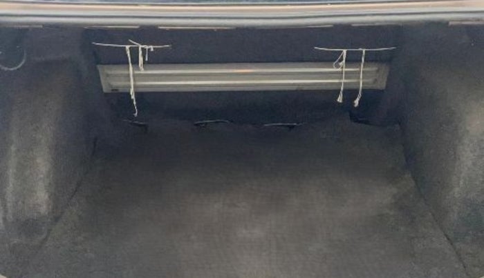 2014 Volkswagen Vento COMFORTLINE 1.5 AT, Diesel, Automatic, 82,598 km, Boot Inside