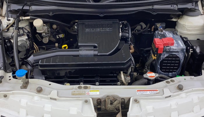 2016 Maruti Swift LXI (O), Petrol, Manual, 1,17,732 km, Engine View