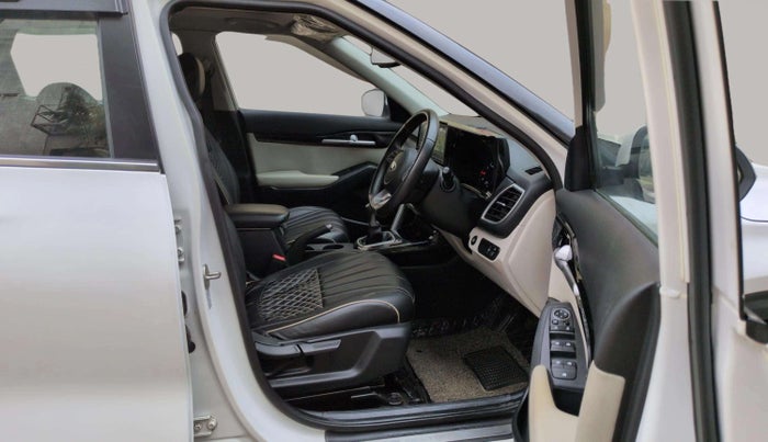 2020 KIA SELTOS HTX 1.5 PETROL, Petrol, Manual, 16,459 km, Right Side Front Door Cabin