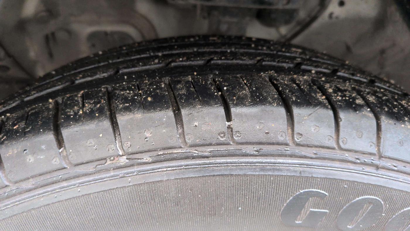 2020 KIA SELTOS HTX 1.5 PETROL, Petrol, Manual, 16,459 km, Left Front Tyre Tread