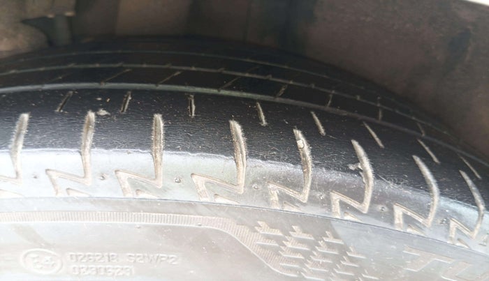 2020 Lexus ES 300h Exquisite, Hybrid, Automatic, 43,930 km, Right Front Tyre Tread