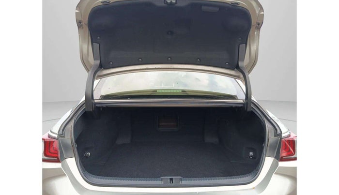 2020 Lexus ES 300h Exquisite, Hybrid, Automatic, 43,930 km, Boot Door Open