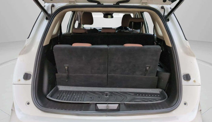 2024 MG HECTOR PLUS SAVVY PRO 1.5 TURBO CVT 7 STR, Petrol, Automatic, 24,606 km, Boot Inside