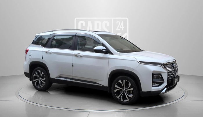 2024 MG HECTOR PLUS SAVVY PRO 1.5 TURBO CVT 7 STR, Petrol, Automatic, 24,606 km, Right Front Diagonal