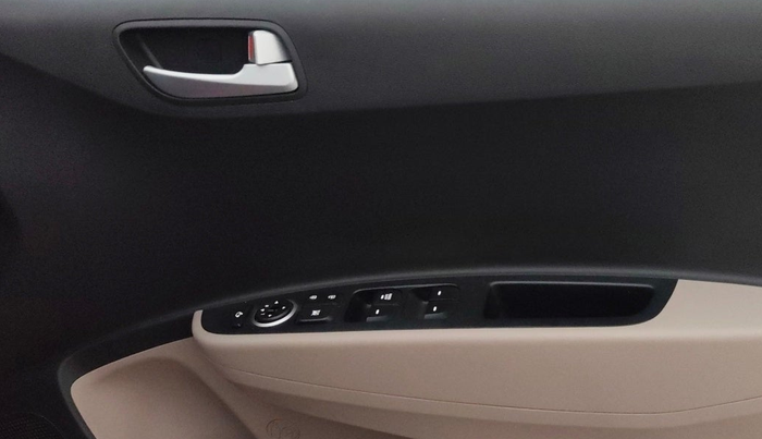 2019 Hyundai Grand i10 SPORTZ 1.2 KAPPA VTVT, Petrol, Manual, 9,788 km, Driver Side Door Panels Control